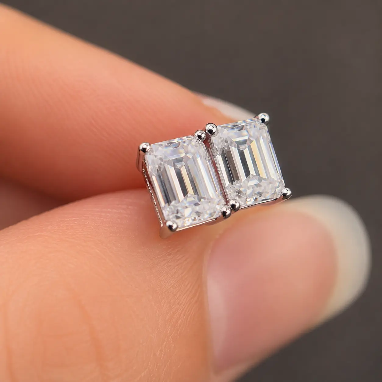 Glahty #115 S925 Sterling Silver Minimalist Women's Rectangular Cut Emerald Artificial Gemstone Stud Earrings for Casual Wear