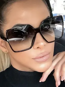 Fashionable PC Frame Sunglasses with Gradient Lenses, Trendy Square Design for Men & Women, Perfect for Daily Wear & Street Style, Square Shape