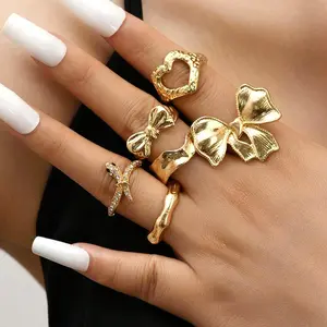 6Pcs Rhinestone Snake Ring, Bow and Heart Shaped Knuckle Rings Set for Women’s Daily and Party Wear