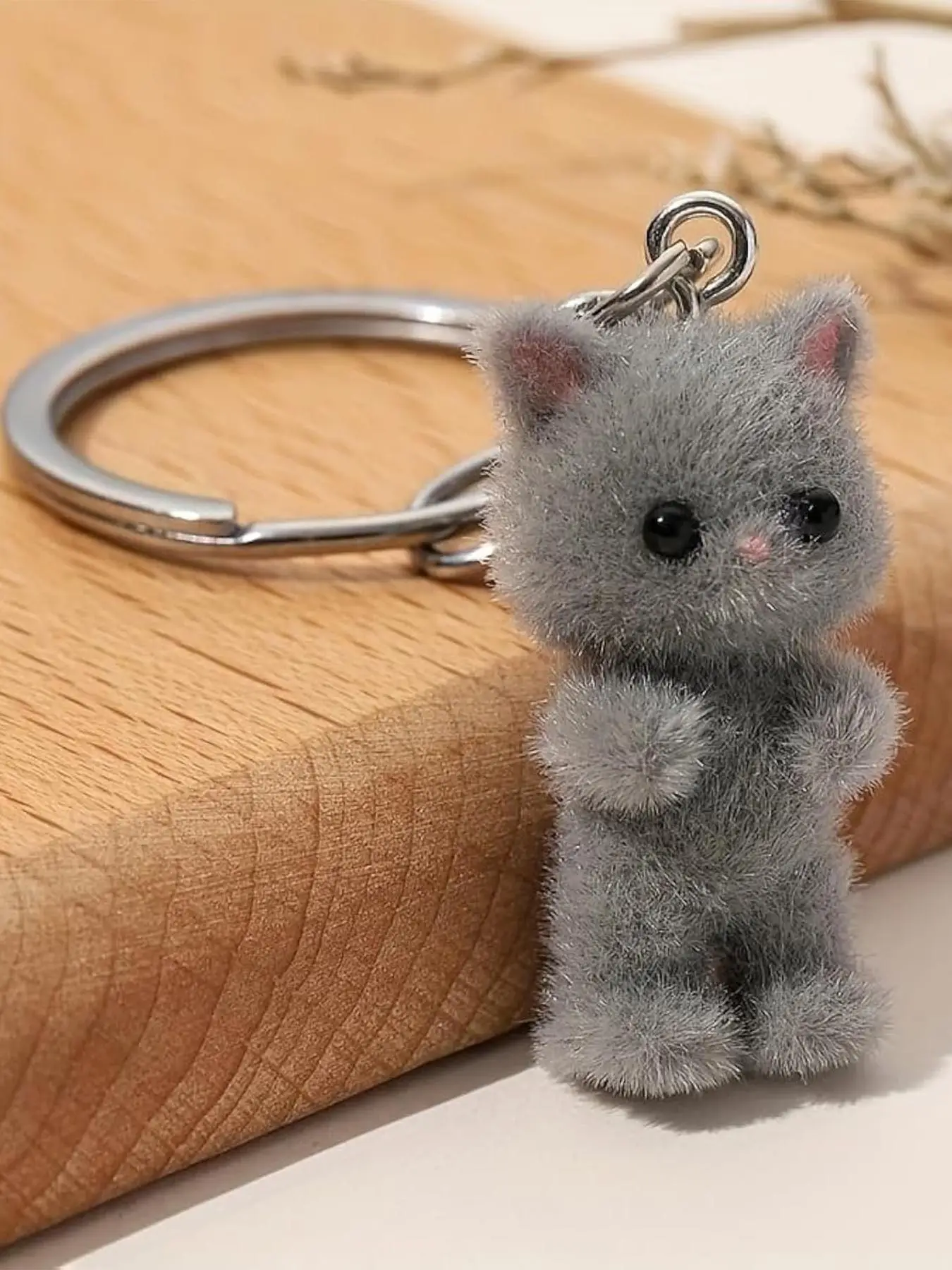 Cute Cat Design Keychain, Fuzzy Keychain for Car Keys for Women & Men, Fashion Accessories for Bag Backpack Wallet Pendants Decor