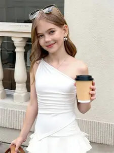 Girls' white sloping shoulder irregular hem sleeveless vest, stylish design, sweet and cool street style, casual and versatile, essential item for explosive streets, comfortable and breathable, machine washable and dry cleanable, girls' clothing