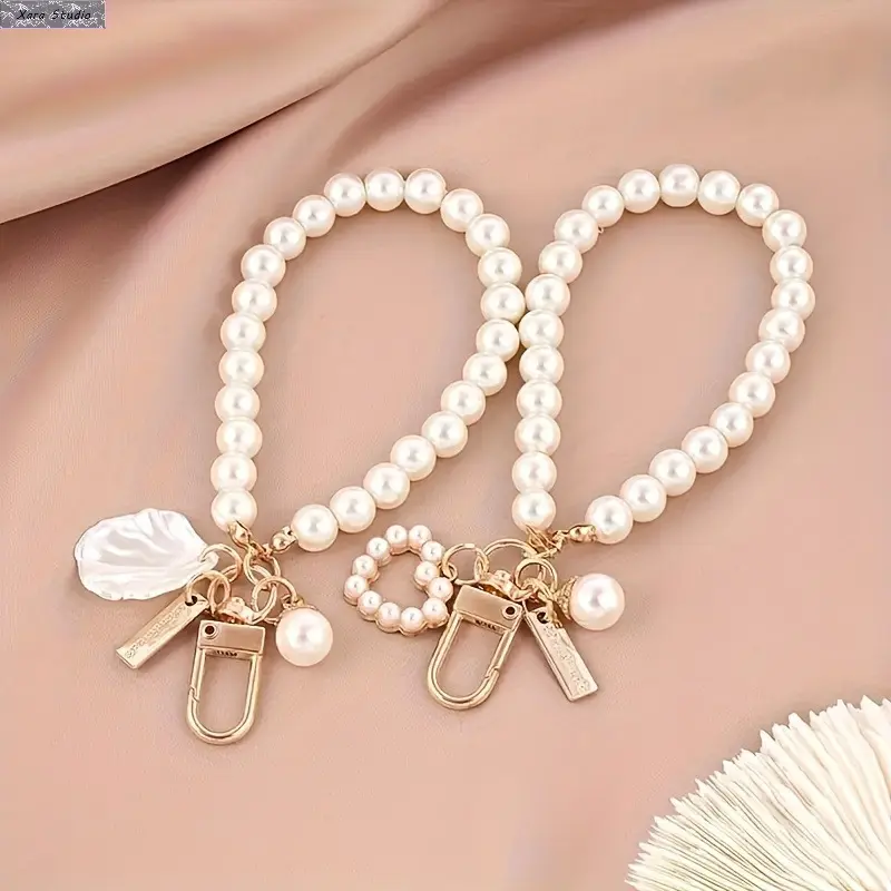 Handmade Faux Pearl Love Bracelet & Shell Keychain Set for Women - Boho Beach Jewelry, Cute Bag Charm for Summer Parties, Handmade Keychains, Bag Charm Keychains