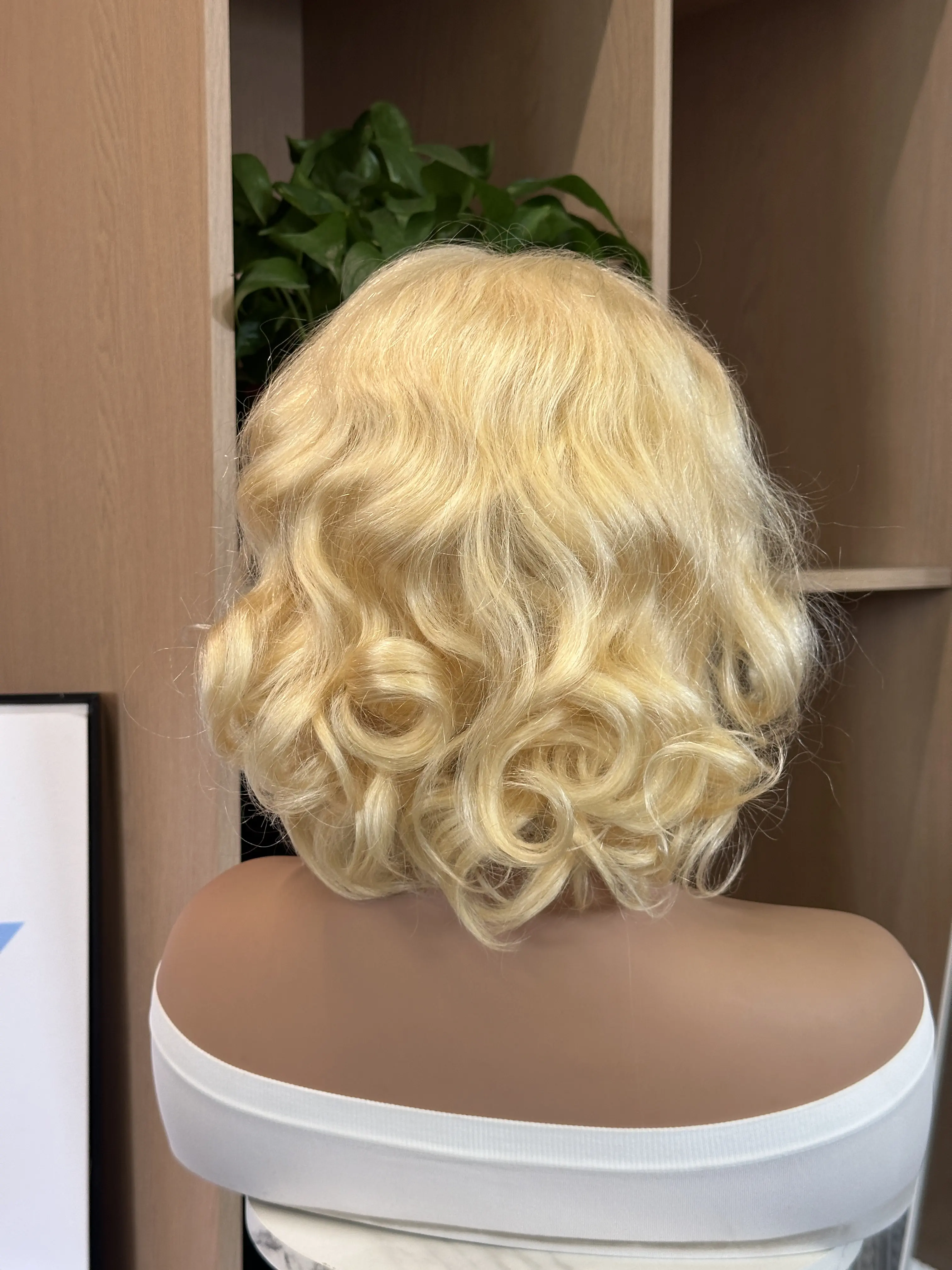 Blonde Loose Bob Wig Human Hair 13x4 Lace Front Wigs Human Hair 180 Density HD Lace Frontal Wigs Short Body Wav Wigs for Women Pre‑Plucked 613#