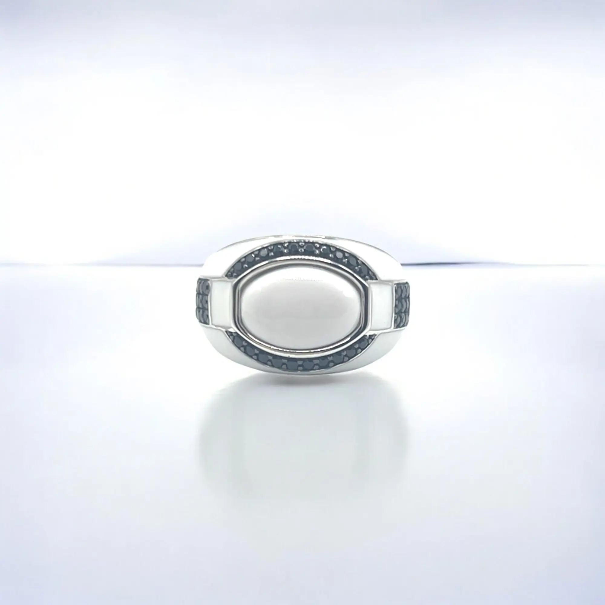White Agate and Black Spinel Ring in 925 Sterling Silver, Oval Shaped Ring