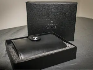 NHR ICU Wallets - Trackable Durable Leather Material with Multiple Compartments for Cards Cash and ID Sleek Design Ideal for Fashion Enthusiasts