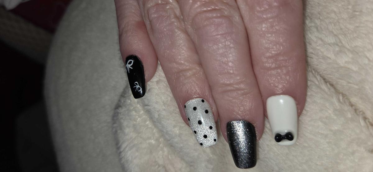 Item: XS, $20 4sets, host:aura