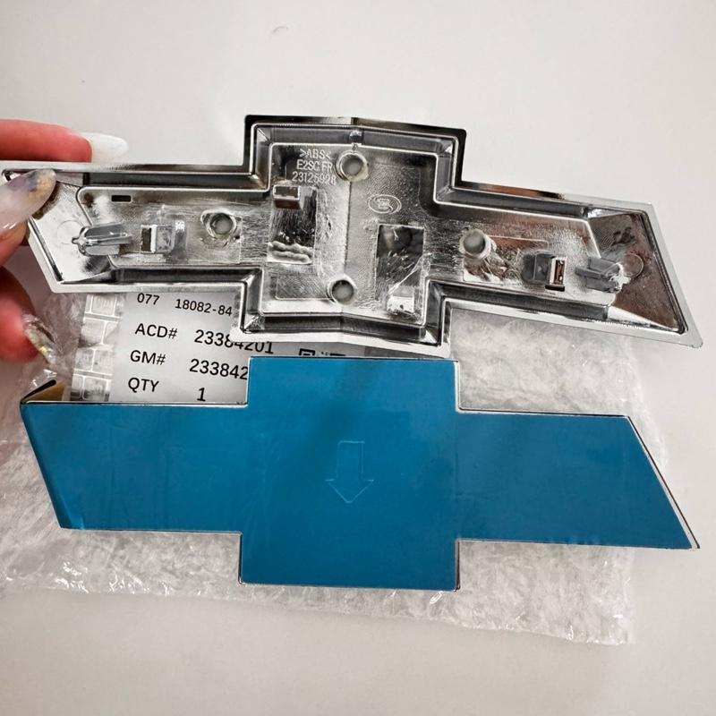 Front and Rear Bowtie Emblems in Black 2016-2018 Chevrolet Malibú