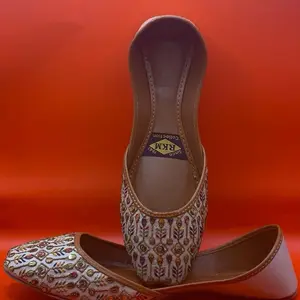 handmade traditional women khussa