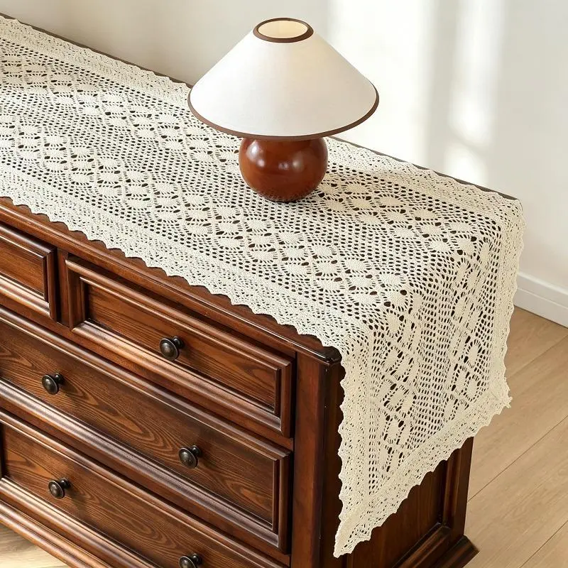 1-Piece American Vintage Hollow Cotton Thread Crocheted Table Runner - Lace Home Decor for Bedside Cabinets, TV Cabinets - Ideal Gift for Girlfriends, Daily Thank-You Presents