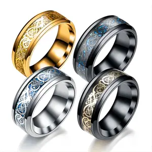 2025 Jewelry Design 8mm Men's Stainless Steel Celtic Dragon Ring Inlay Red Green Black Carbon Fiber Wedding Band Jewelry Size 6-13