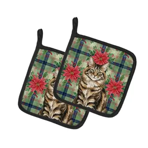 Carolines Treasures FNT1303PTHD 7.5 x 7.5 in. MaineCoon Brown Tabby Cat with Poinsettias Pot Holders, Pack of 2