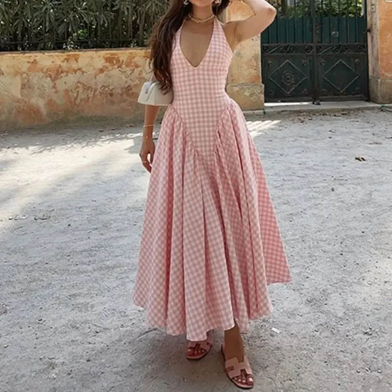 Women's Vintage Breathable Halter V-Neck Sleeveless Sundress, Pink Gingham Plaid Flowy A-Line Maxi Dress for Summer Casual Elegant Beach Party, Fit