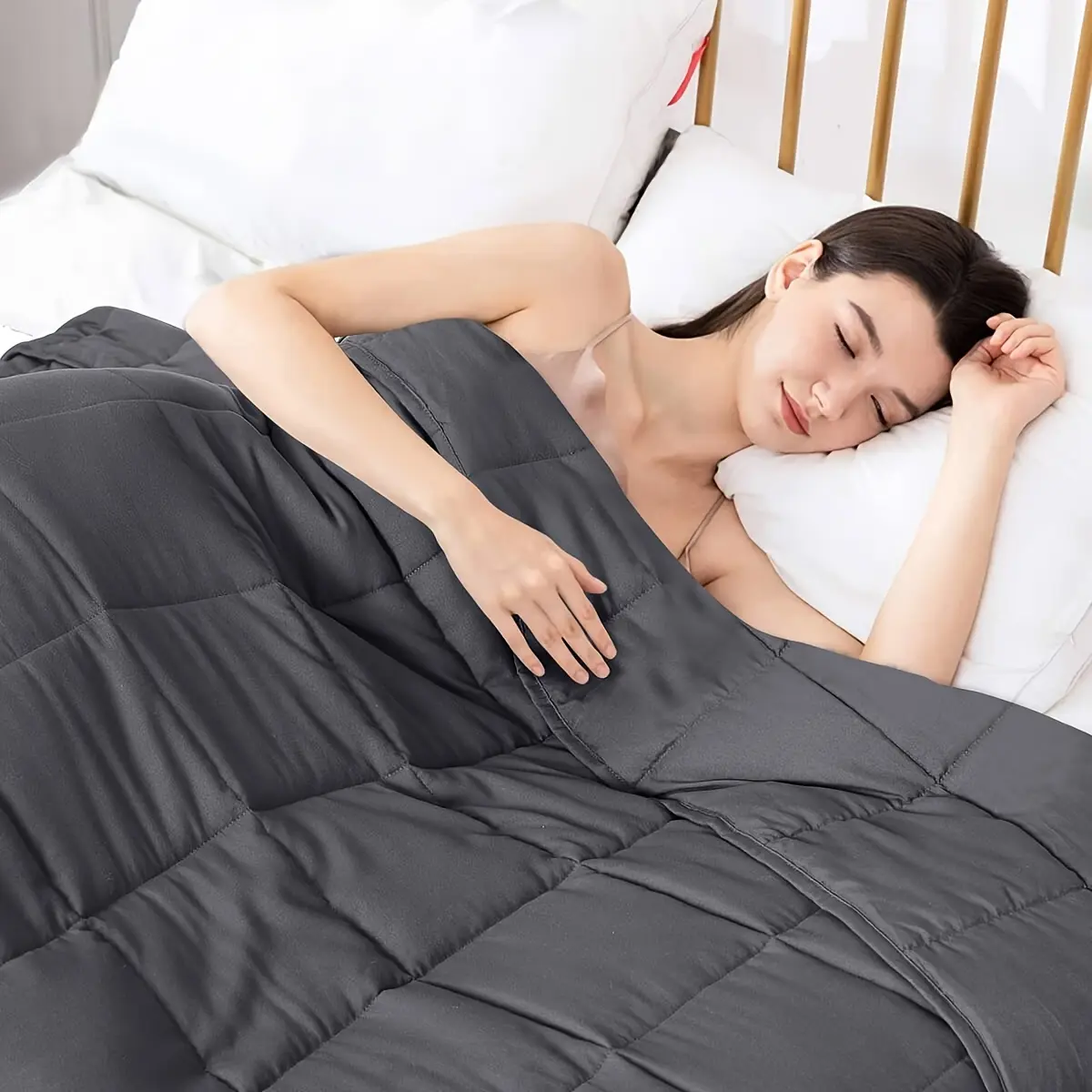 Adult Gravity Blanket, a Cooling Gravity Blanket Suitable for Deep Sleep.It contains high - quality glass beads and is suitable for all seasons, safeguarding your deep sleep.