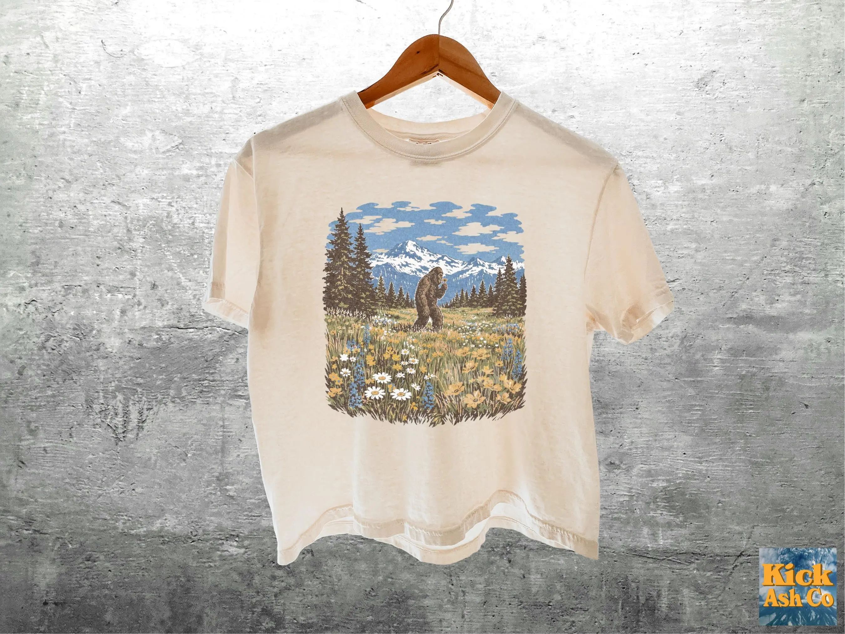 Vintage Sasquatch Crop Tee Funny Cryptid Womens Unisex Comfort Colors Boxy 3023cl T-shirt