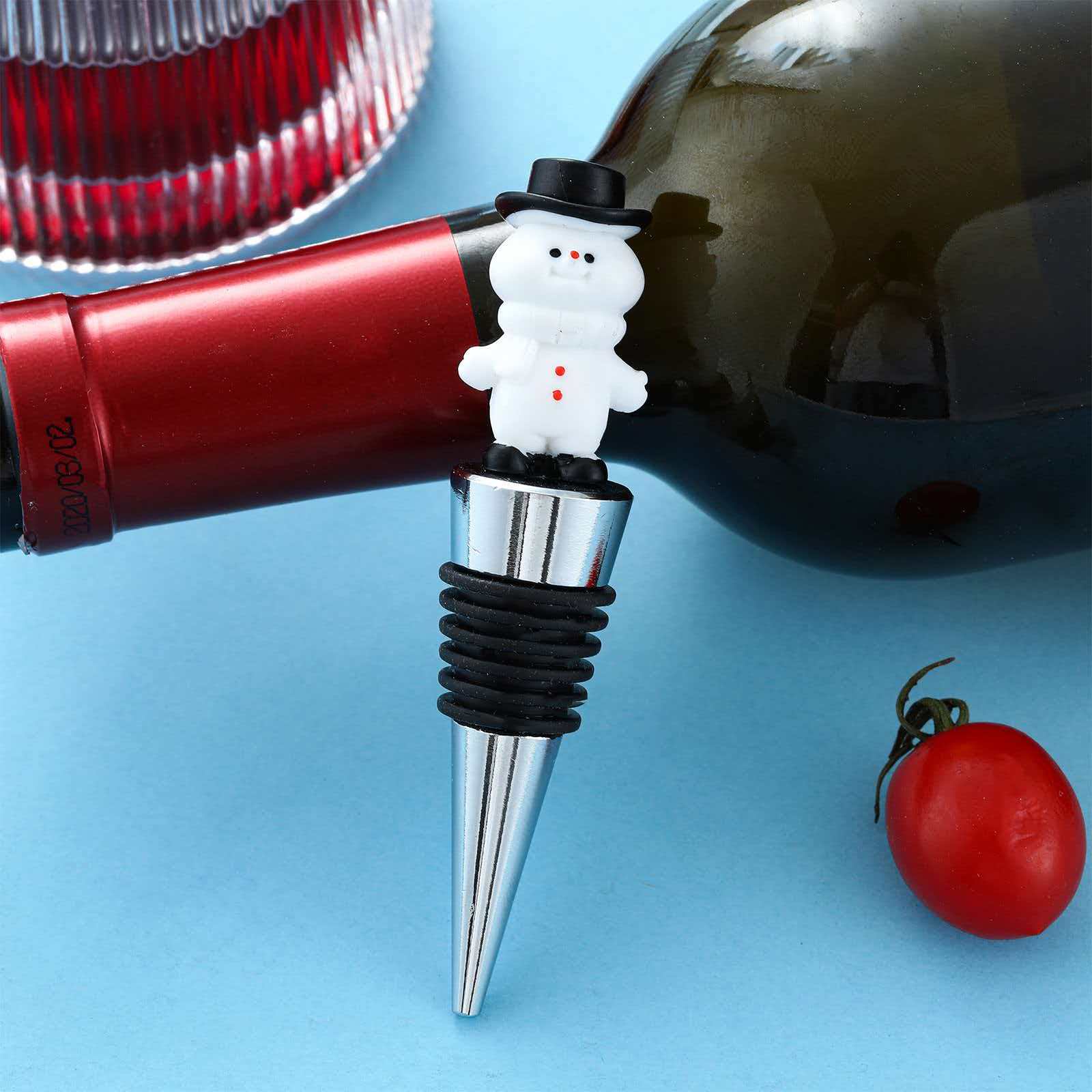 Classic Christmas Wreath Wine Stopper, Leak-Proof Seal for Wine & Champagne, Holiday Party Supply & Home Bar Decor