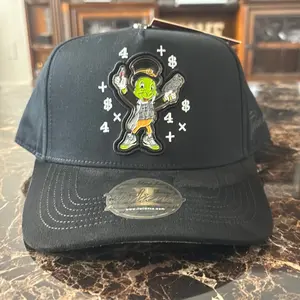 Pepe el Grillo Bélico Italian Hat - Black Snapback with Iconic Design and Adjustable Fit