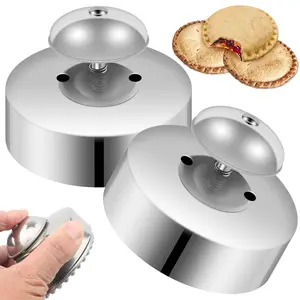 2Pcs Sandwich Cutter and Sealer Round Sandwich Sealer 304 Stainless Steel Sandwich Maker Smooth Pastry Cookies Mold Sandwich Sealer and Decruster for Sandwich Baking Tools