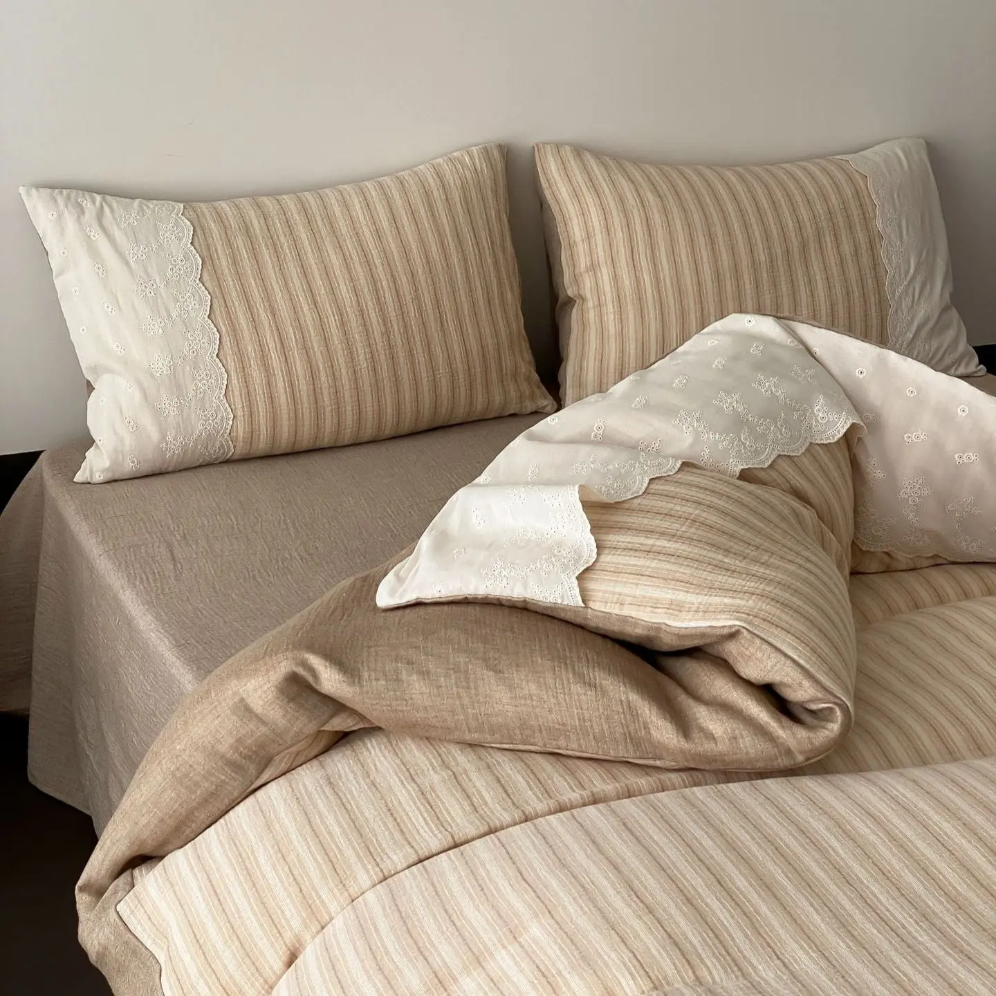Florence Lace Double Gauze Striped Bedding Set / Beige Brown
