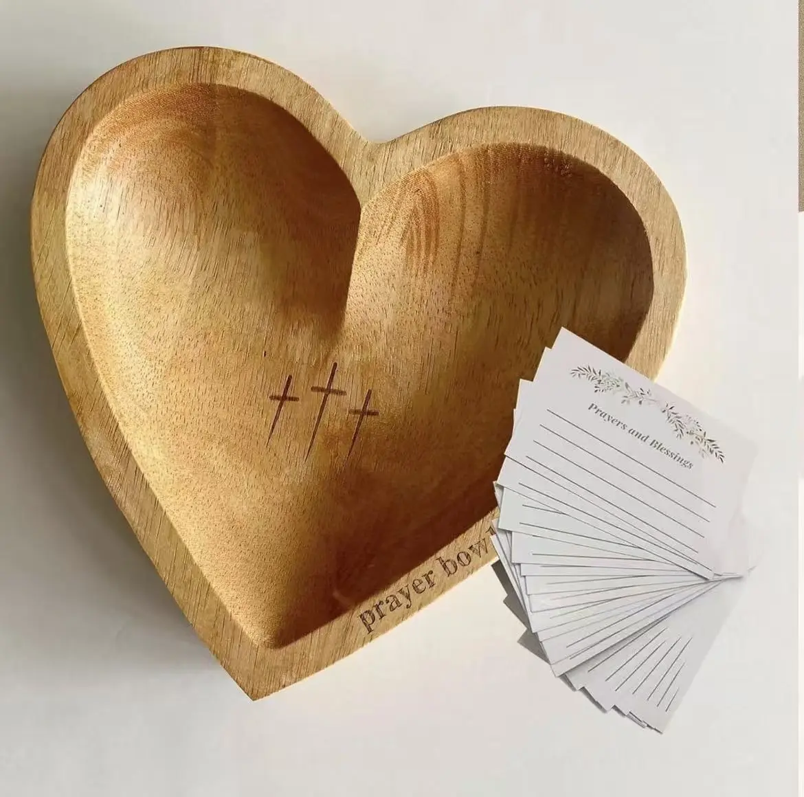 Wooden Heart Shaped Prayer Bowl with 24 Prayer Cards, Handcrafted Vintage Prayer Bowl with Cross & Letter Pattern, Religious Decorations for Home Living Room Bedroom Church, Christian Ornaments, Home Decor, New Year's Day Valentine's Day & Easter Sunday