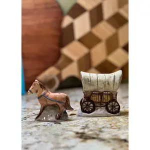 The Wagon Wheel Shakers Set