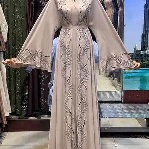 Luxurious Abayas with Elegant Rhinestone, Embroidery and Flowy Design for Special Occasions
