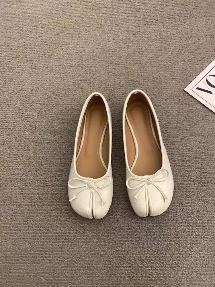 Women's Black Soft Leather Split-Toe Flats - Bow Accent, Minimalist Aesthetic, Slip-On, Elegant Street Fashion, Walking Shoes, Ankle-Cut, Suitable for Daily Wear & Dating, Sizes 36-US6, 39-US8.5, 41-US10, Casual Trendy Flat, Walkable Ballet Flats