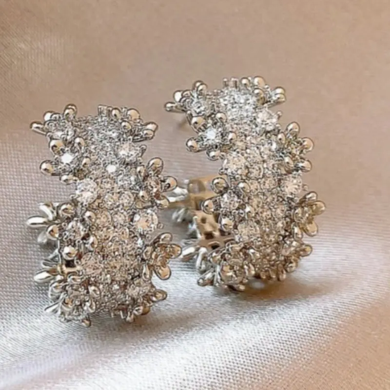 Ladies' Elegant Synthetic Zircon-Inlaid Flower Cluster Earrings - Costume Jewelry for Parties, Banquets, Gift-Giving