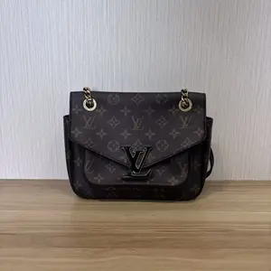 Pre-owned Louis Vuitton Passy Monogram Coated Canvas Shoulder Bag
