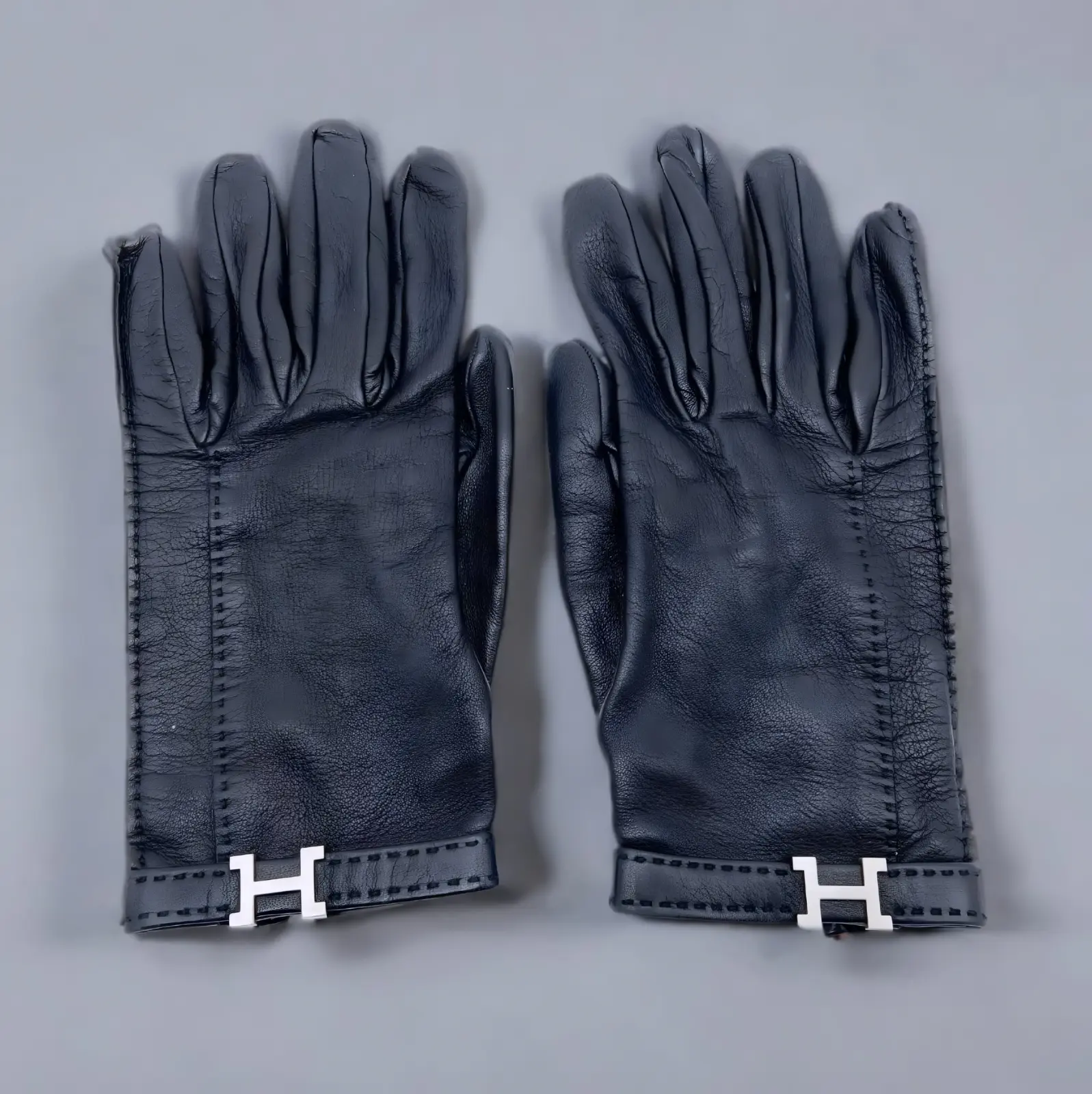 Pre-owned HERMÈS As Seen On Screen As Seen On Screen M289 HERMES Women Gloves Size 6.5 Dark Navy Black $699