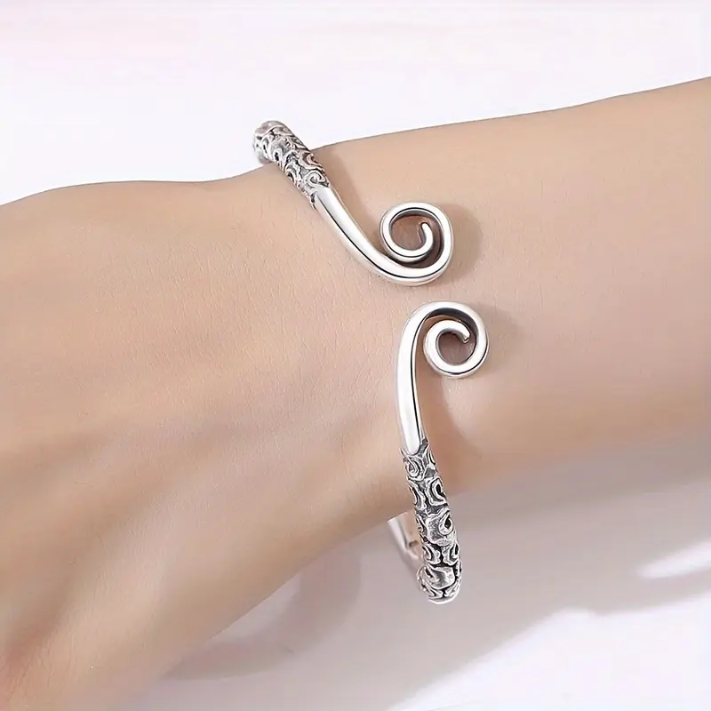 Vintage Solid Silver Bangle with 999 Sterling Silver, Weighing 30 Grams (1.05oz)
