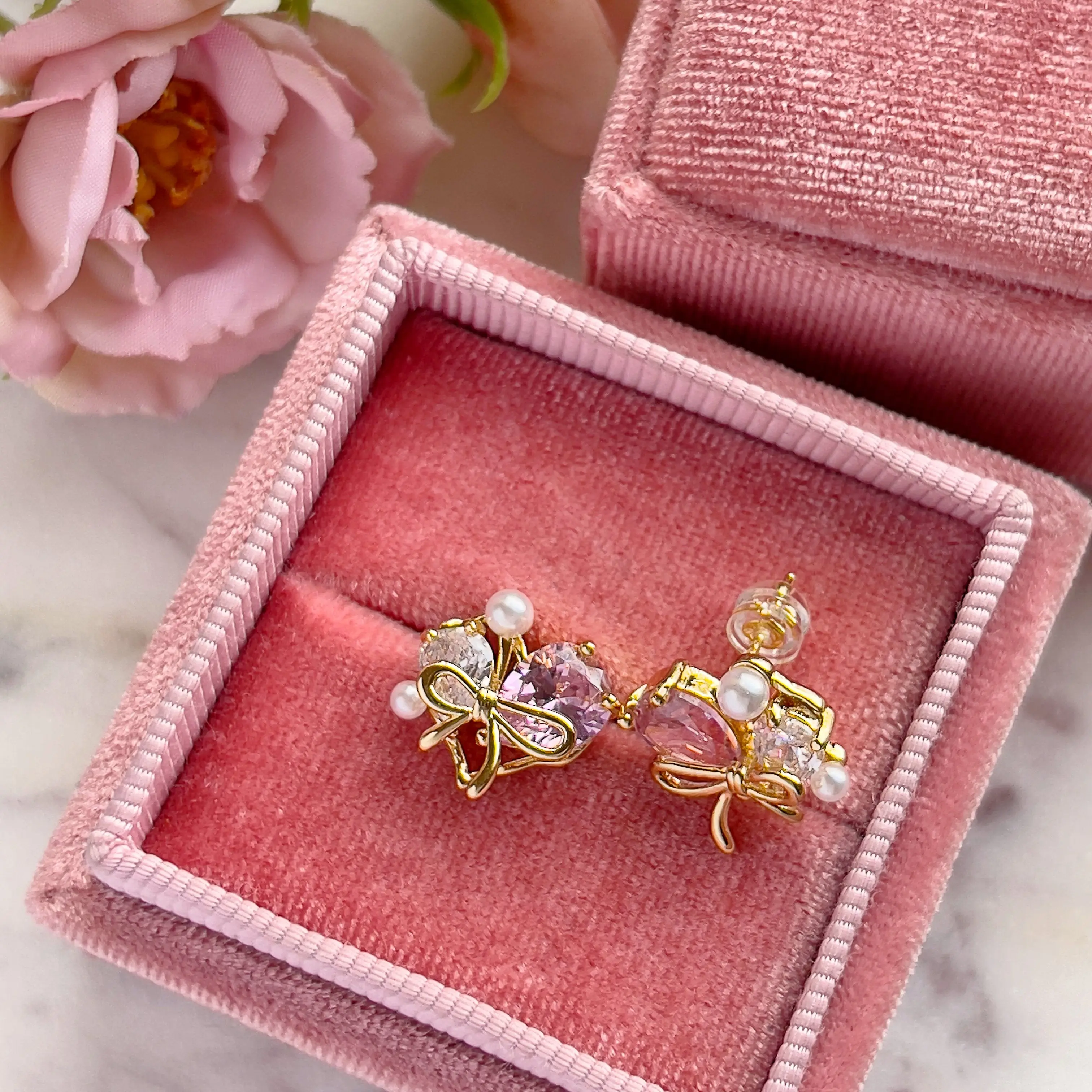 Bow heart tied studs Bow heart tied studs