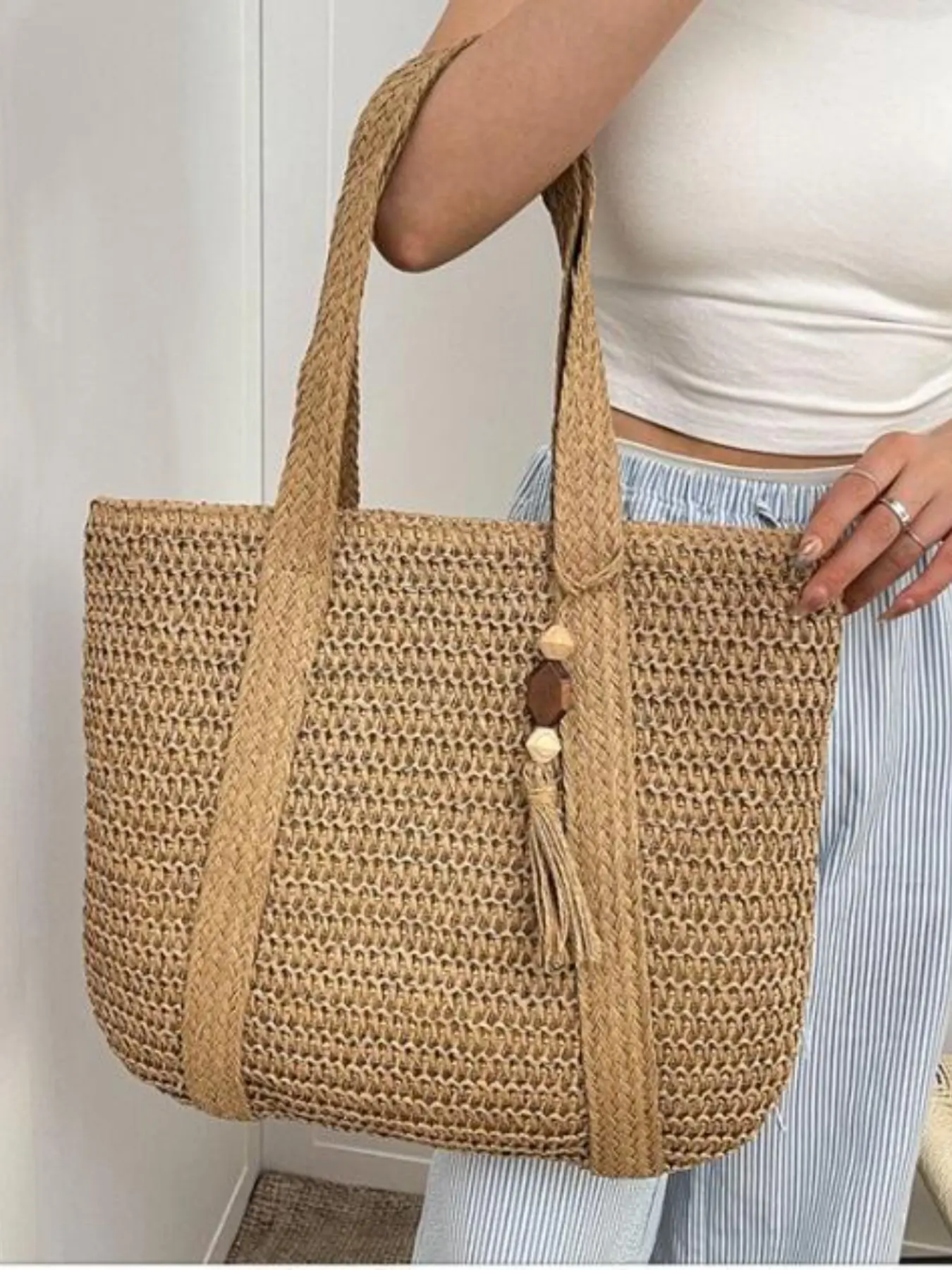 Large Capacity Woven Tote Bag, Lightweight Breathable Handheld Shoulder Strap, Fashionable Tote Bag, Simple Solid Color with Fringe and Wooden Buckle Decor, Casual Lightweight Bag