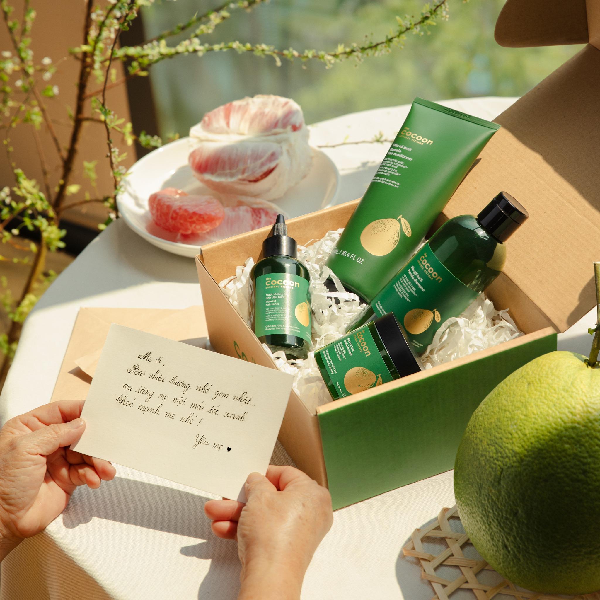 Cocoon Pomelo Hair Conditioner - 100% Vegan Cosmetics with Vitamin B5 & Xylishine for Nourished & Smooth Hair 300ml