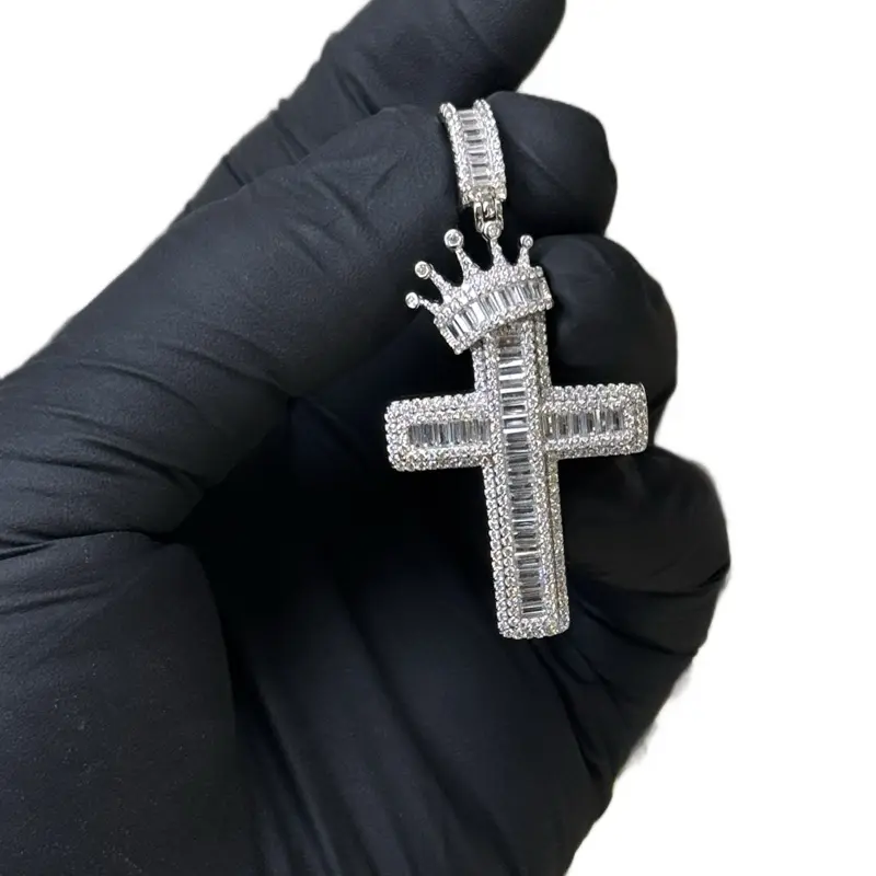 CROSS WITH CROWNPENDANT