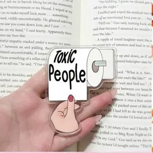 Toxic People – Fun MagSafe Phone Grip with Toilet Paper Design, Ideal for Anyone Who Values Positive Energy, Perfect for Personal Use or as a Gift