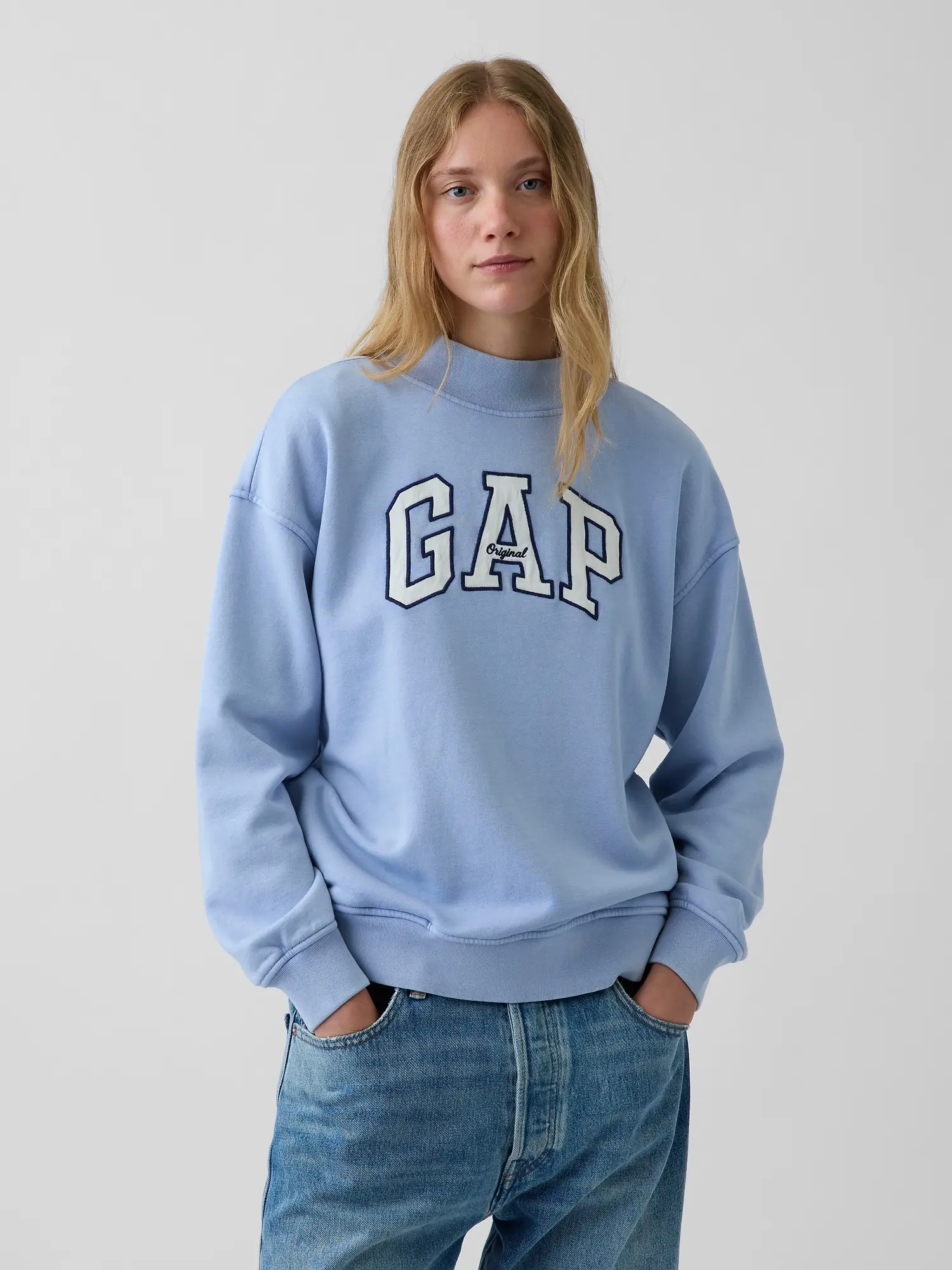 Gap Women's VintageSoft Oversized Mockneck Logo Sweatshirt