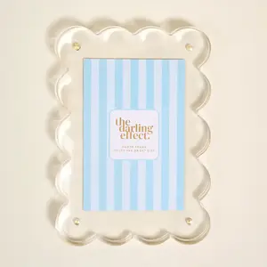 ClearRectangle Scalloped Acrylic Frame