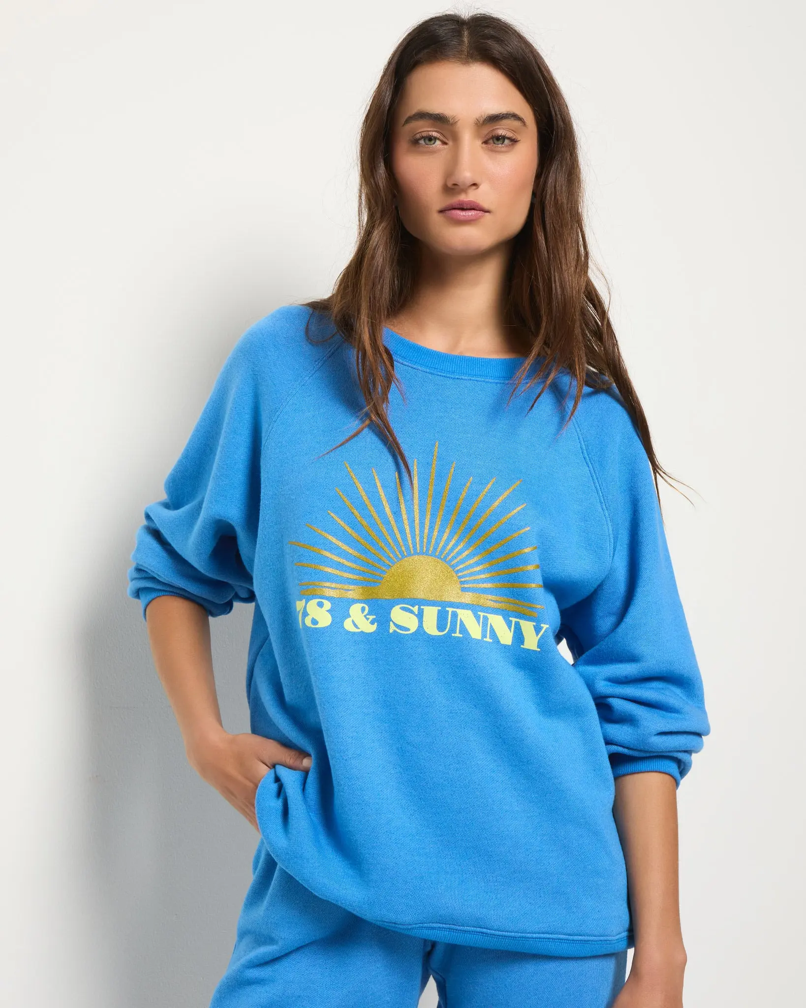 Women's Sun Graphic Sweatshirt, Vintage-Inspired Oversized Pullover with Soft Raglan Long Sleeves Casual Tops