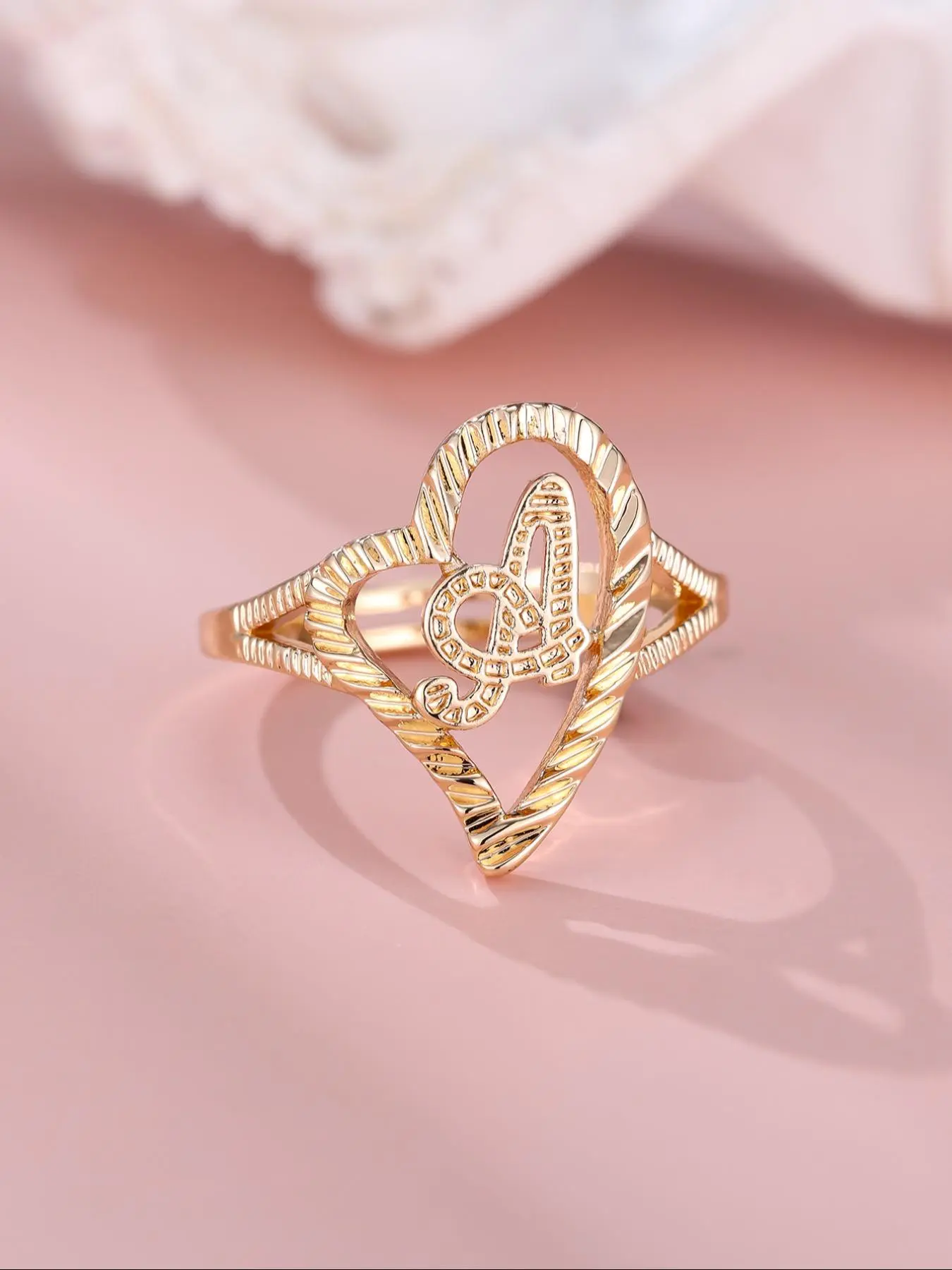 Vintage Hollow out Heart Design Cuff Ring, Letter Design Cuff Ring, Fashion Jewelry for Women & Girls