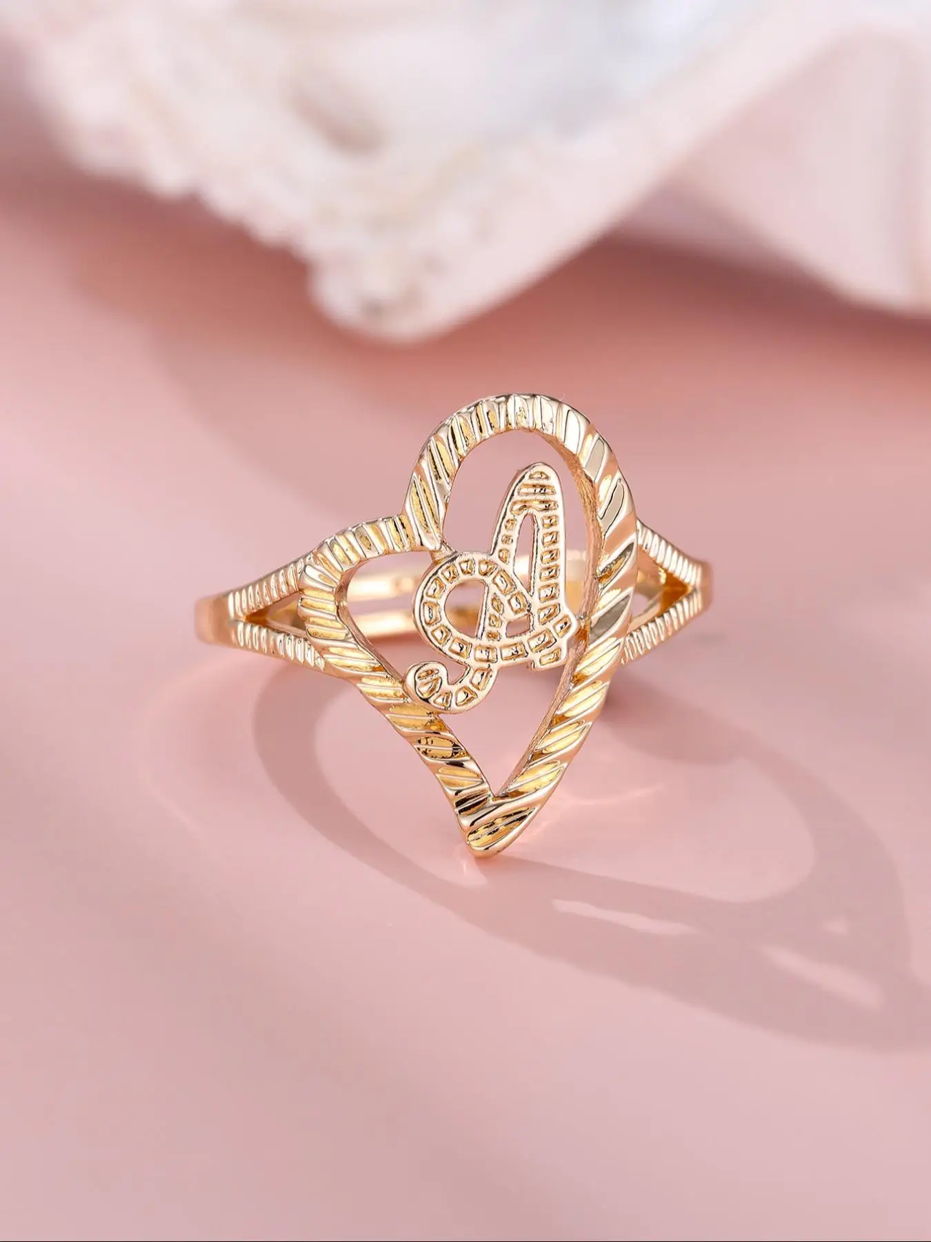 Vintage Hollow out Heart Design Cuff Ring, Letter Design Cuff Ring, Fashion Jewelry for Women & Girls