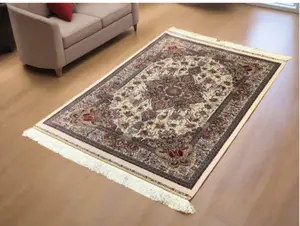 Exquisite 100% Silk Persian Design Rug – Elegant and Luxurious, size 3' 3" x 4' 9" (H)