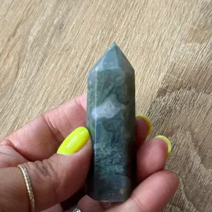 🌿 Moss Agate Tower – Natural Beauty & Healing Energy 🌿