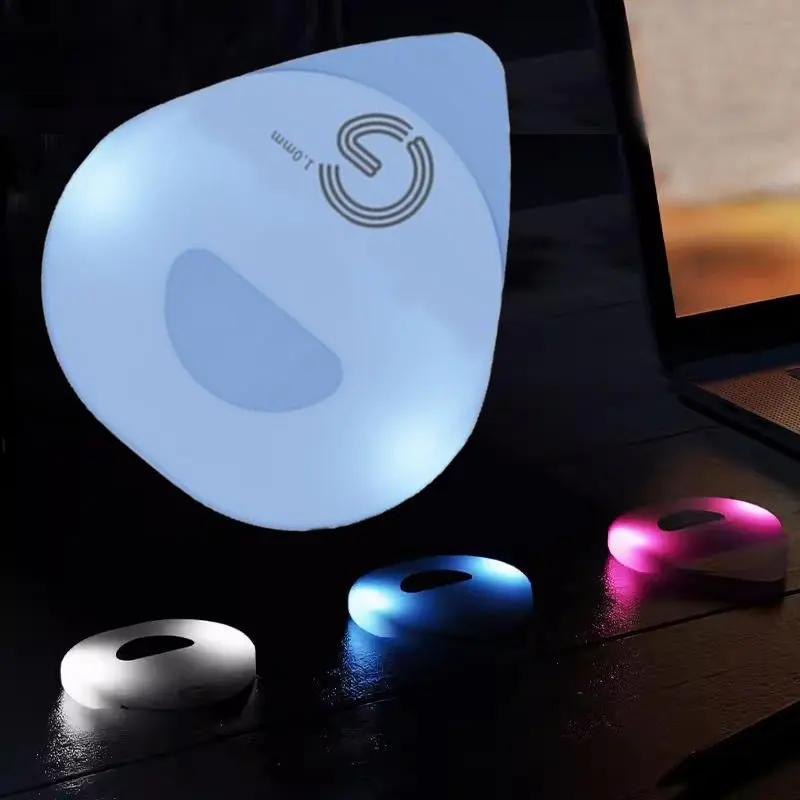 LED Guitar Pick, Portable 1 Count Reusable Replaceable Button Battery LED Guitar Pick, Guitar Pick Instrument for Acoustic, Electric & Bass Guitars, Gift for Guitar Player, Guitar Accessories