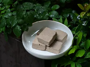 Natural Yellow Brown Kaolin Clay, Cosmetic & Edible Grade, Slightly Sticky Raw Clay Chunks, 7 oz (200g)