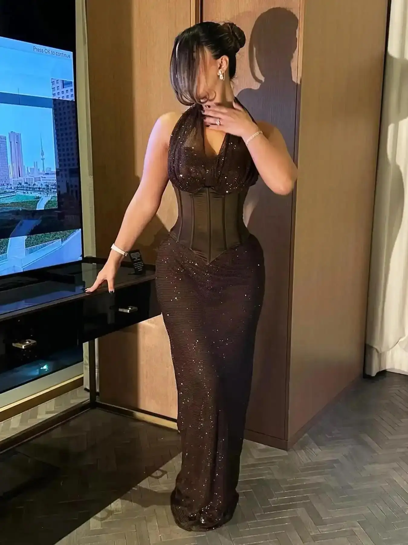 Sexy Retro Womenswear Women's Elegant Halter Neck Dress. Sequin Special Fabric Corset Panel Sheer Long Dress. Slim Brown Luxury Banquet Formal Wear Formal Evening Dress Formal Occasion Party Dress. Halter Strap Dress