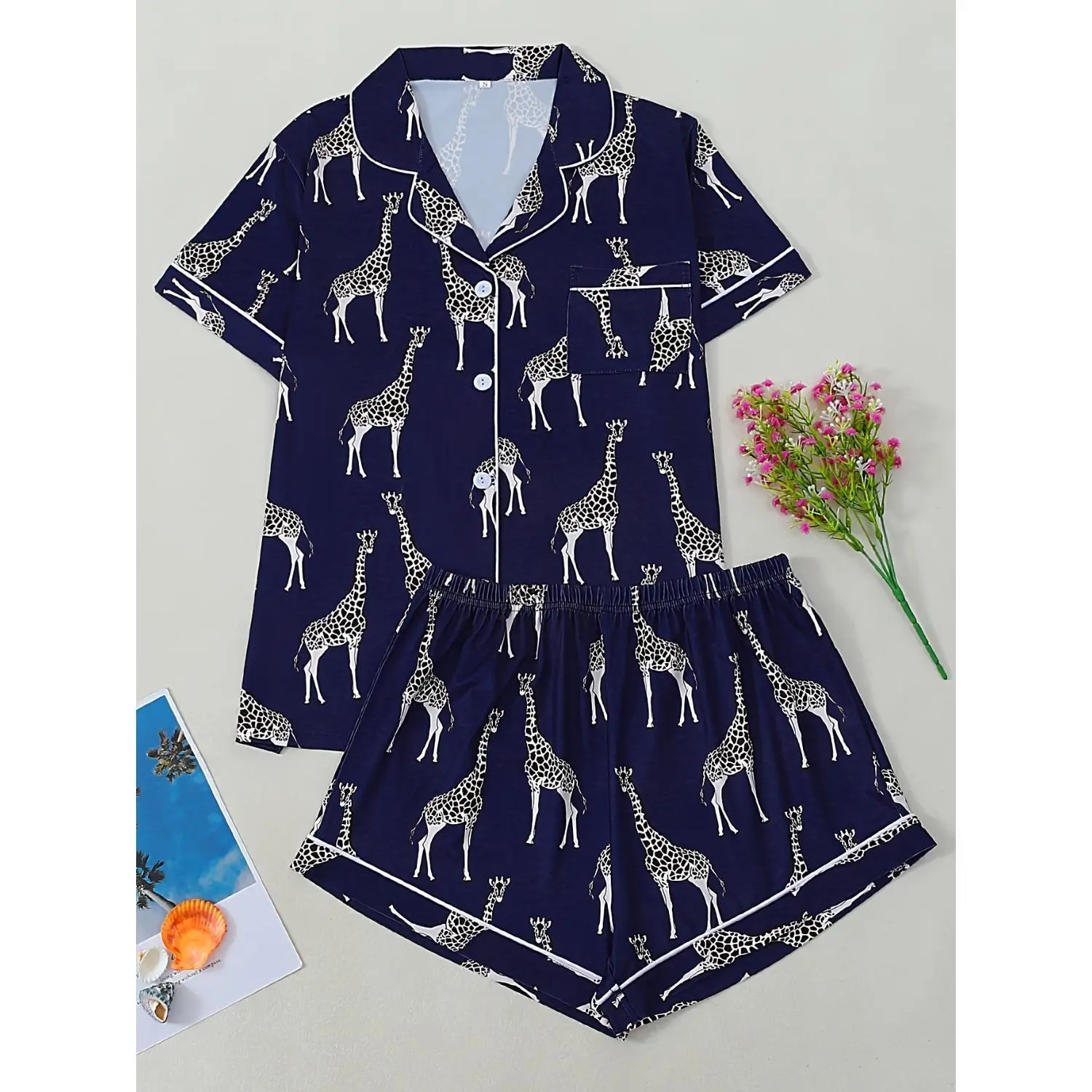 Giraffe Print Women's Short-Sleeve Pajama Set with Collared Button-Up Top and Shorts, All-Season Soft Fabric with Pocket