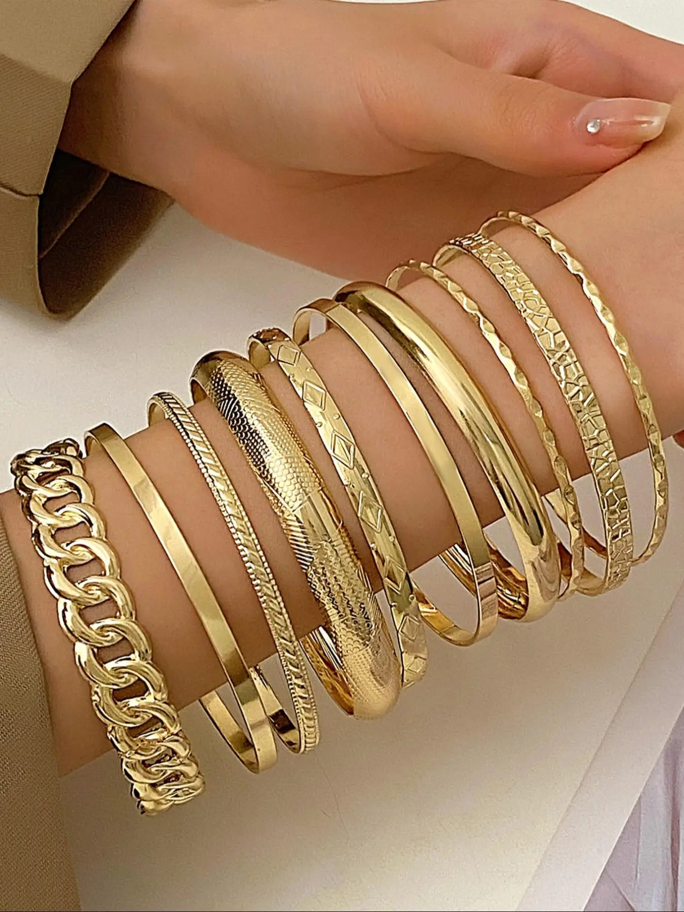 Vintage Boho Style Wide Bangles Set, 10pcs/set Personalized Fashion Irregular Bangles, Casual Versatile Trendy Stack Bangle for Parties, Daily Outfit