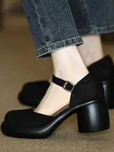 Women's Thick Sole Sandals New Summer Soft Leather Hollow Out Chunky Heel Buckle Strap Vintage Small Shoes