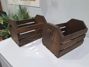 Wood grain stained box
