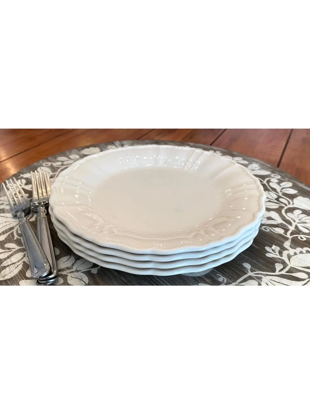 Red Vanilla IF900-402 8.75 in. Antique White Antique Plates - Set of 4, Highest Quality, Dishwasher Safe, Exceptional Value for Formal Entertaining, Classic Plates